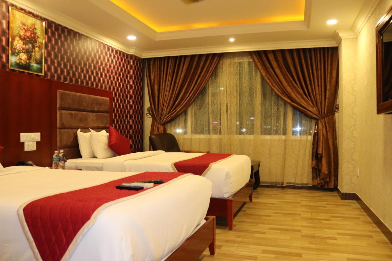 Hyders Park The Business Hotel Thanjavur Bagian luar foto