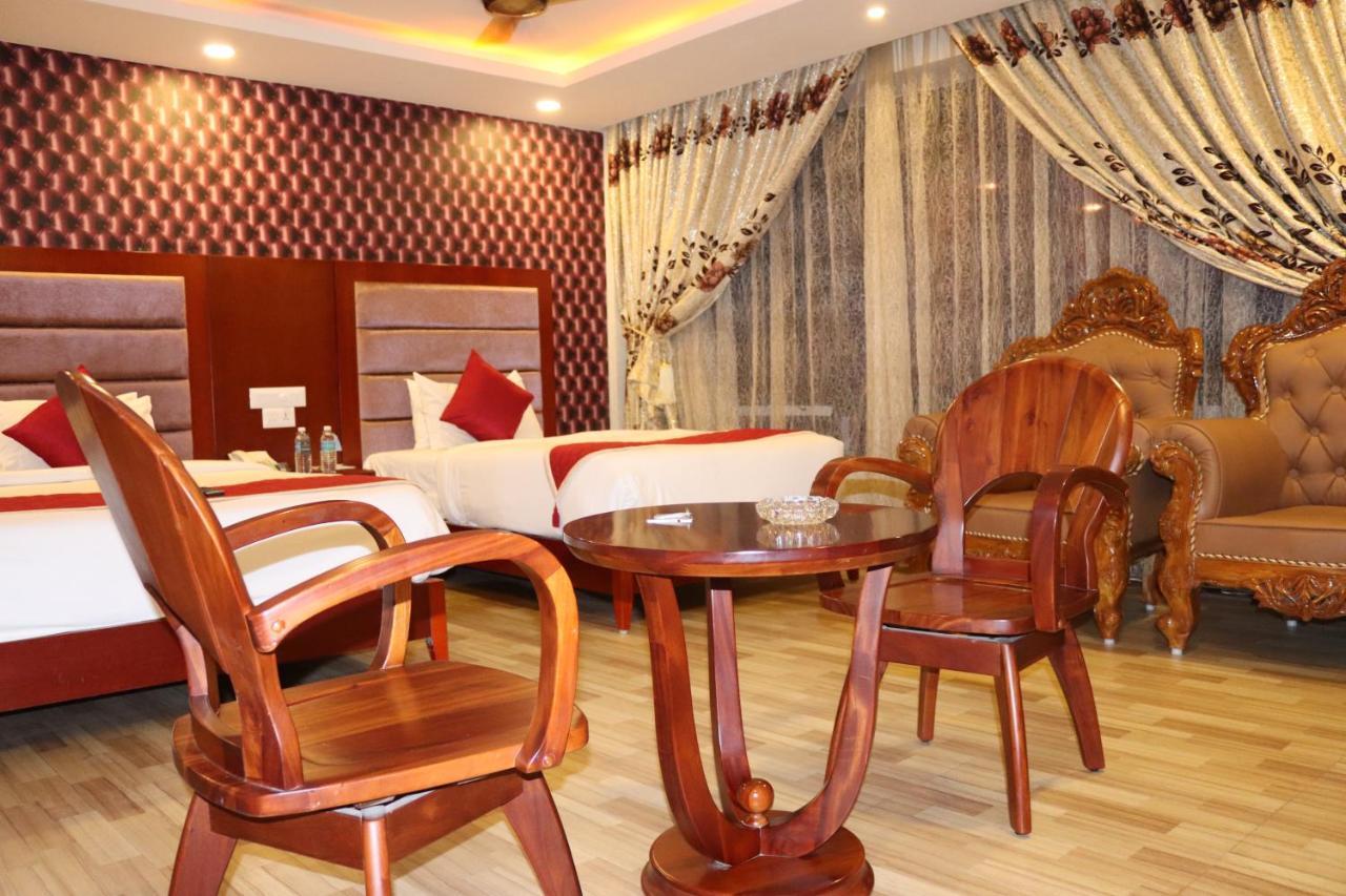 Hyders Park The Business Hotel Thanjavur Bagian luar foto