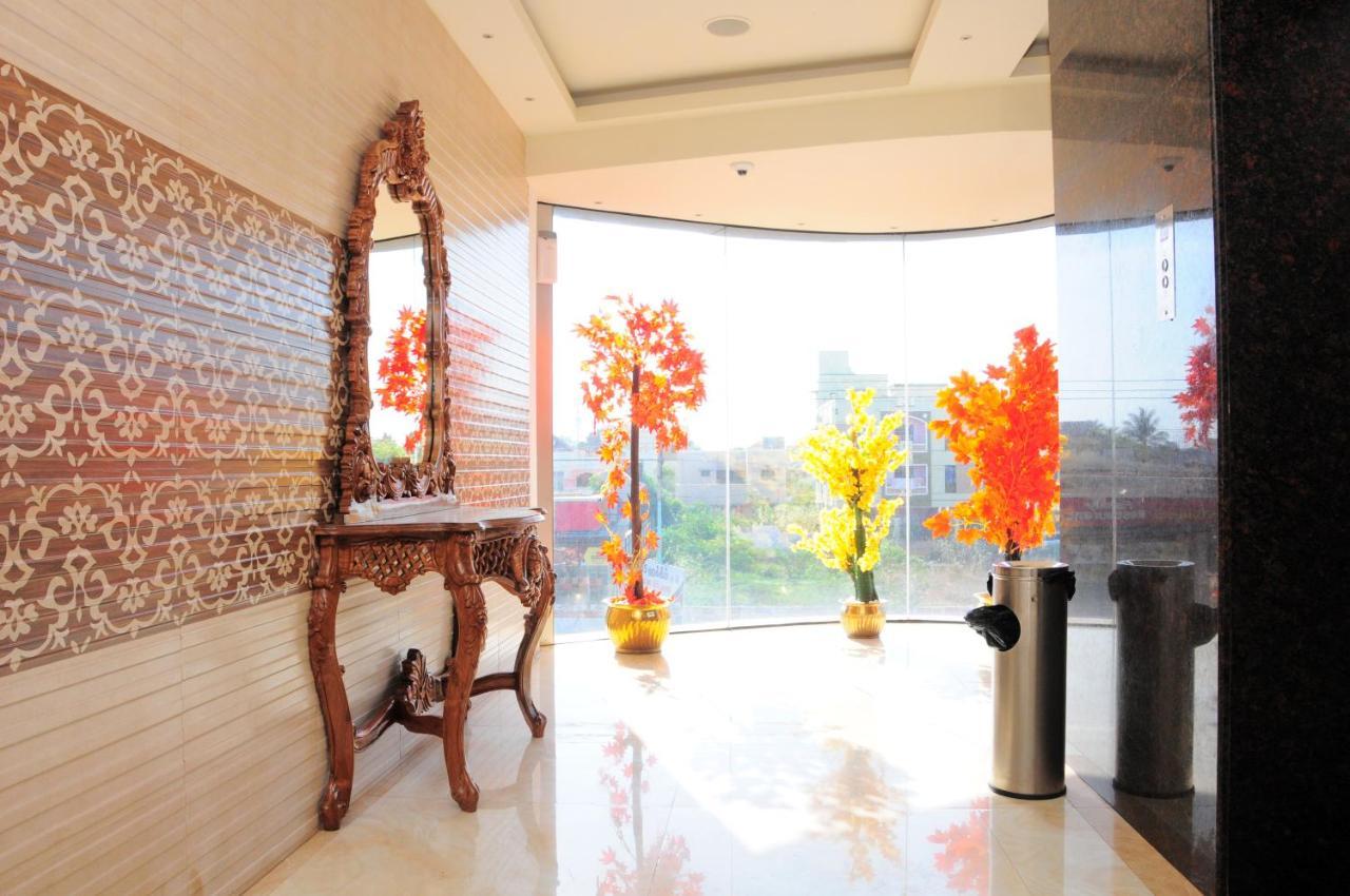 Hyders Park The Business Hotel Thanjavur Bagian luar foto