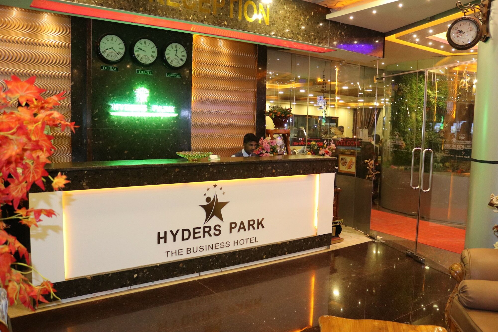 Hyders Park The Business Hotel Thanjavur Bagian luar foto