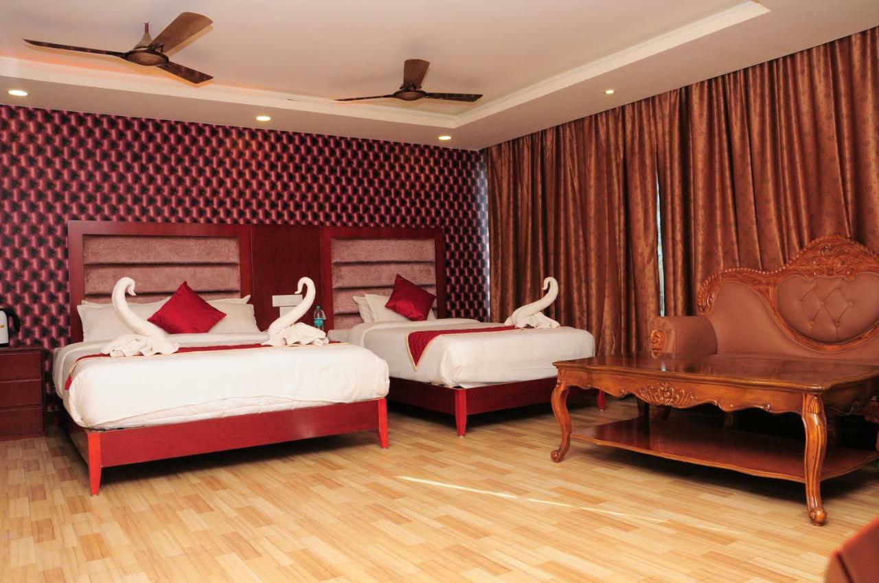 Hyders Park The Business Hotel Thanjavur Bagian luar foto